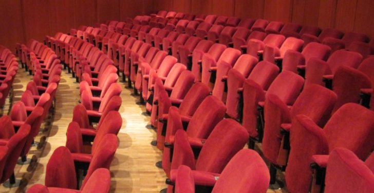 Decizie CNESP: de la 1 octombrie teatrele, cinematografele și alte zone de agrement din Capitală își sistează activitatea