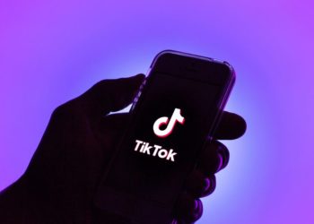 Anchetă șocantă: Algoritmul TikTok promovează conținut sexual, droguri și alcool în rândul copiilor de 13 ani