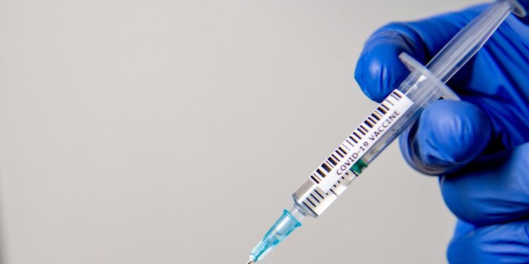 STUDIU. Vaccinul care produce de două ori mai mulți anticorpi decât Pfizer