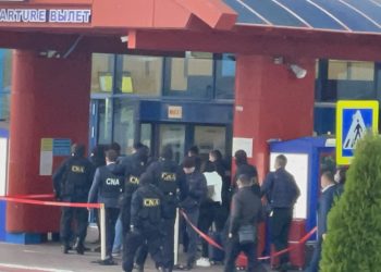 Detalii de la perchezițiile pe Aeroport. 15 polițiști de frontieră, suspectați de 60 de acte de corupție