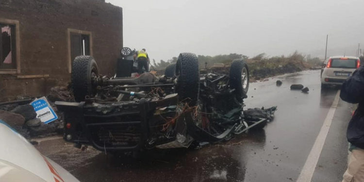 Scene apocaliptice în Italia după ce o tornadă a lovit în sudul țării. Doi oameni au murit după ce vântul puternic i-a smuls din mașini | VIDEO