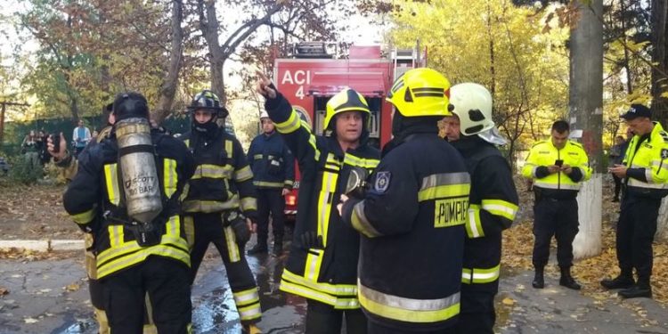 Un pompier a fost rănit în incendiul de la Buiucani