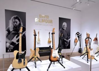 Гитару сооснователя Pink Floyd продали на аукционе почти за два миллиона рублей
