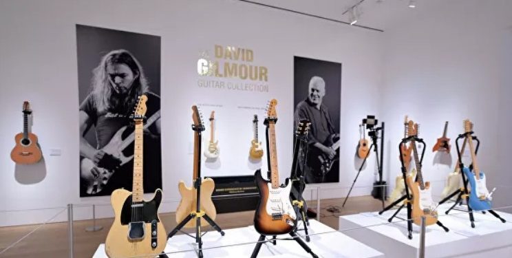 Гитару сооснователя Pink Floyd продали на аукционе почти за два миллиона рублей