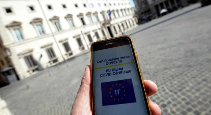 Италия ввела обязательные ковид-сертификаты для работы