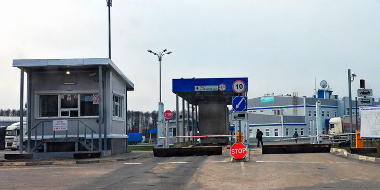 Россия разрешила въезд близких родственников иностранных граждан и лиц без гражданства