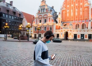 Латвия вводит жесткий локдаун из-за резкого роста заболеваемости и низкого уровня вакцинации