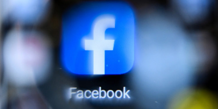 СМИ узнали о планах Facebook сменить название компании