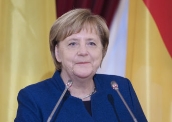 Президент ФРГ попросил Меркель исполнять обязанности канцлера до формирования кабмина