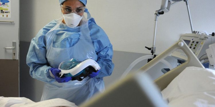 Коронавирус может привести к серьезным осложнениям на органы зрения