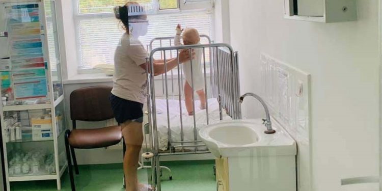 В Молдове детей, заразившихся ковидом, не будут госпитализировать. Минздрав обновил протокол лечения коронавируса DOC