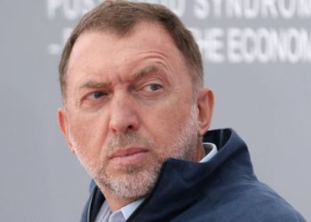 ФБР проводит обыск в доме семьи российского миллиардера Олега Дерипаски в Вашингтоне