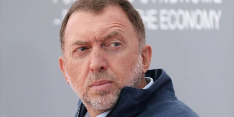 ФБР проводит обыск в доме семьи российского миллиардера Олега Дерипаски в Вашингтоне