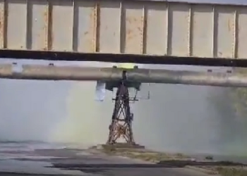 Potop fierbinte, în Capitală. O conductă supraterană cu apă s-a spart, iar zona s-a transformat într-un lac. Explicațiile Termoelectrica | VIDEO