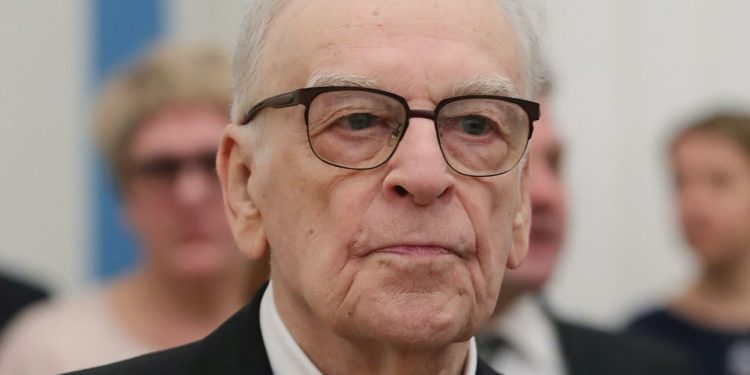 Знаменитый диктор Игорь Кириллов умер от коронавируса