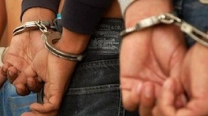 Doi frați ar fi jefuit o minoră și ar fi încercat să o violeze. Cum s-a salvat copila din mâinile indivizilor