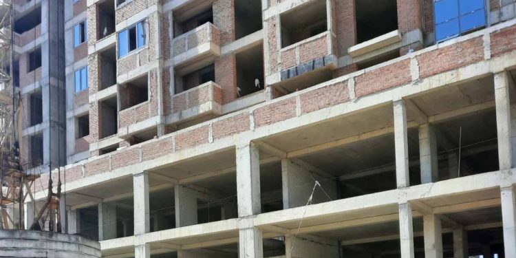 Tragedie la locul de muncă. Un tânăr de 26 de ani a murit după ce a căzut de la etajul 14, de pe o clădire în construcție