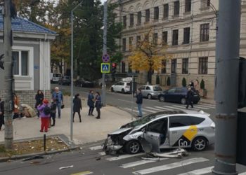 Accident în centrul Capitalei: Un pieton, tamponat de un taxi