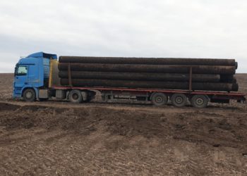 Furt de milioane: la Florești mai mulți indivizi, prinși cum dezgropau țevile unui apeduct nefinalizat | VIDEO