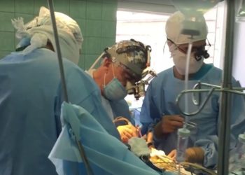 Врачи удалили из желудка мужчины килограмм гвоздей | FOTO