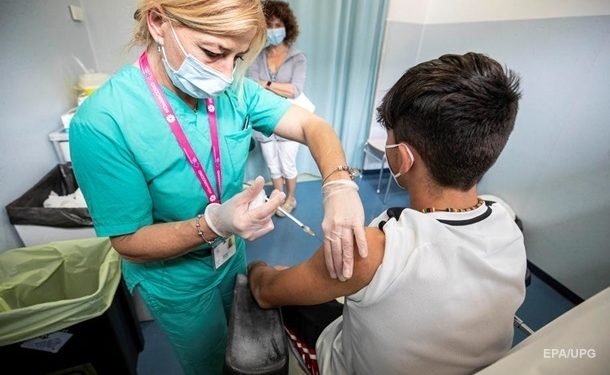 В Швеции подростки смогут вакцинироваться вопреки запрету родителей