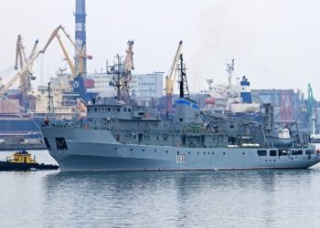 В Черном море спасли терпящий крушение корабль ВМФ Украины