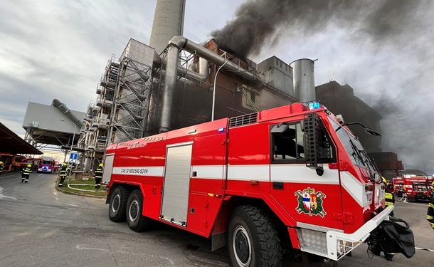 В Праге произошел крупный пожар на мусоросжигательном заводе