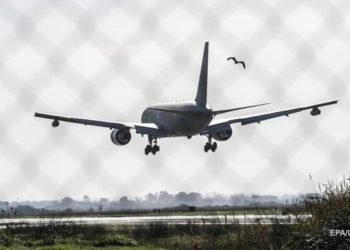 В Испании едва удалось избежать столкновения двух пассажирских самолетов