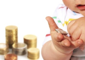 Indemnizații mai mari la nașterea copilului și alocații tuturor minorilor până la 18 ani. Fracțiunea Partidului „ȘOR” a înregistrat un nou proiect de lege în Parlament | VIDEO