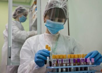 NYT: новые мутации коронавируса могут лучше передаваться по воздуху, чем изначальный штамм