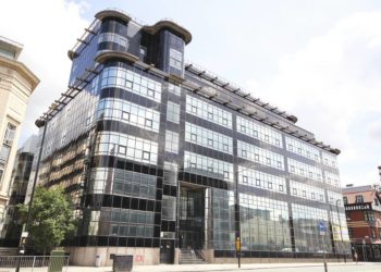 Daily Express извинилась за статью о «краже РФ формулы вакцины от коронавируса»