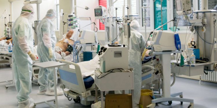 Covid: 670 de cazuri noi și 22 de decese, confirmate astăzi