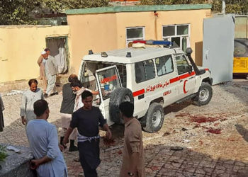 Atac sinucigaș cu bombă la o moschee din Afganistan. Peste 100 de oameni au fost răniți sau uciși