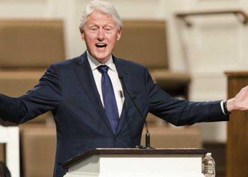 Fostul președinte al SUA, Bill Clinton, a fost internat la terapie intensivă