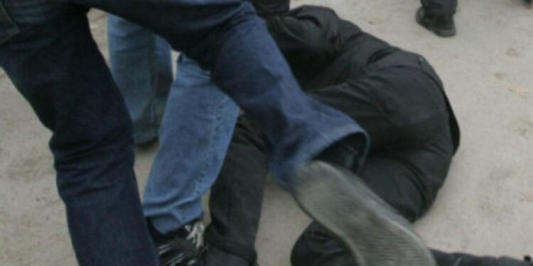 Un tânăr din Drochia, bătut cu bestialitate de șapte indivizi