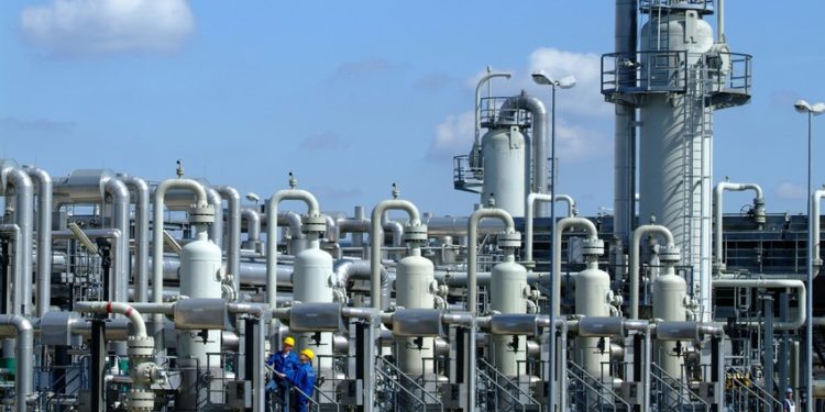 Европа приступила к расходу газа из хранилищ