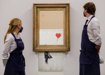 Картина Бэнкси «Любовь в мусорном баке» ушла с молотка за $25,4 млн