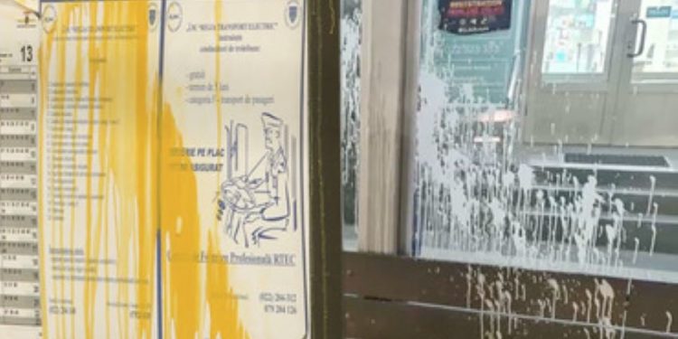 Șapte stații distruse în Chișinău, într-o singură noapte