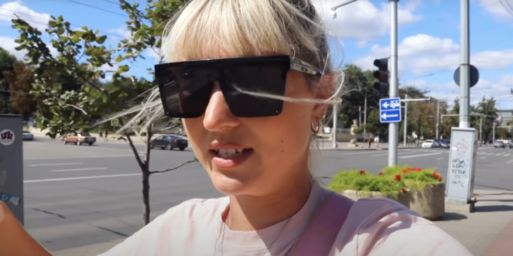 Doi englezi pentru prima dată în Chișinău. Primele impresii despre bucate și arhitectură | VIDEO