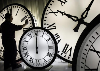 Renunțarea la ora de iarnă/vară, inițiativă propusă de fracțiunea Partidului „ȘOR” va fi discutată mâine în Parlament | VIDEO