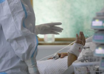 Studiu: Un antidepresiv ieftin poate reduce formele severe ale Covid-19