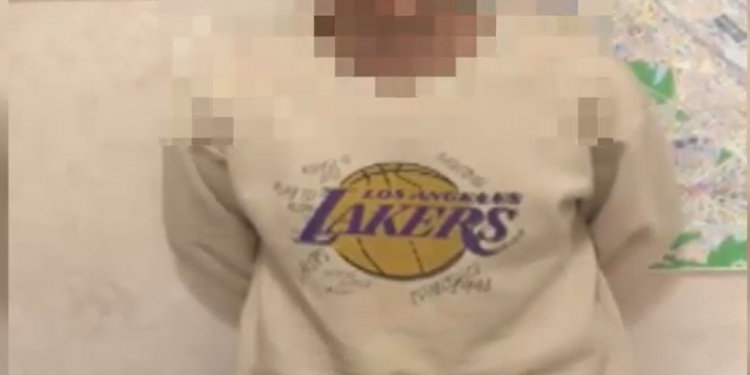 Au lăsat 8 mașini fără plăcuțe de înmatriculare. Doi tineri, reținuți de polițiști | VIDEO