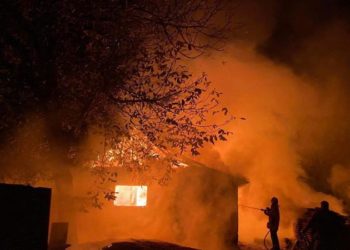 Un tânăr din Călărași și-a dat foc la casă, după o ceartă cu tatăl său: Acesta ar fi fost beat | VIDEO