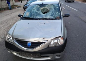 Un bărbat a murit, după ce a fost lovit de un automobil pe trecerea de pietoni | FOTO