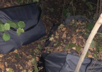 Rețineri ca în filme, la frontiera moldo-română: Șoferul unui autoturism, plin cu țigări de contrabandă, împușcat, în timpul operațiunii