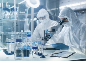 В России до конца года испытают вакцину от COVID-19 со вкусом ряженки