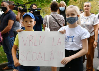 Nu vor vacanță de toamnă prelungită. Petiție online, inițiată de un grup de părinți