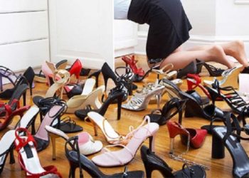 Муж подал в суд на жену, споткнувшись дома об ее туфли