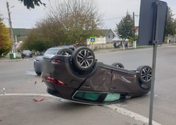 Două mașini de teren s-au ciocnit, la Orhei. Una s-a întors cu roțile spre cer