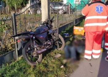 Un tânăr a murit, după ce s-a izbit cu motocicleta într-un stâlp, la Dondușeni